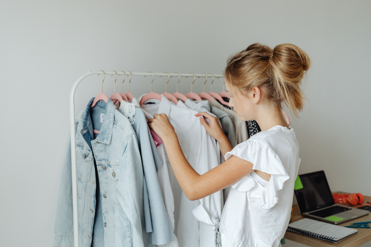 Tips for organizing your closet to save time and money